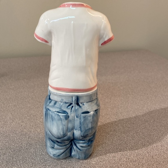 Salt and Pepper shakers. - Picture 3 of 10